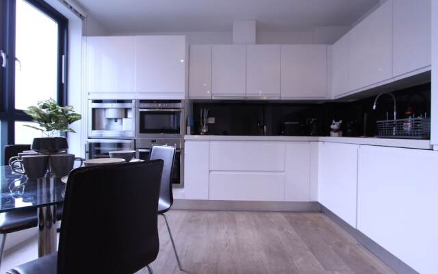 Modern 2 Bedroom Apart in heart London