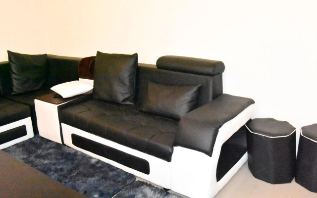 Specious Old Zamtel flats