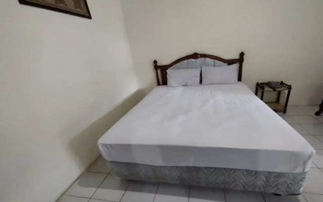OYO 93485 Hotel Kenzie Sentani