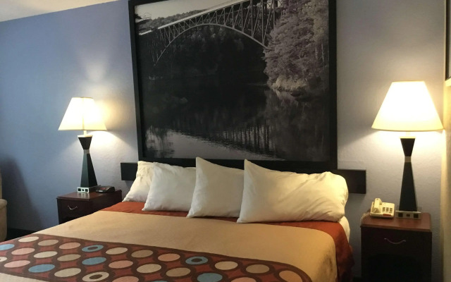 Super 8 By Wyndham Gardner