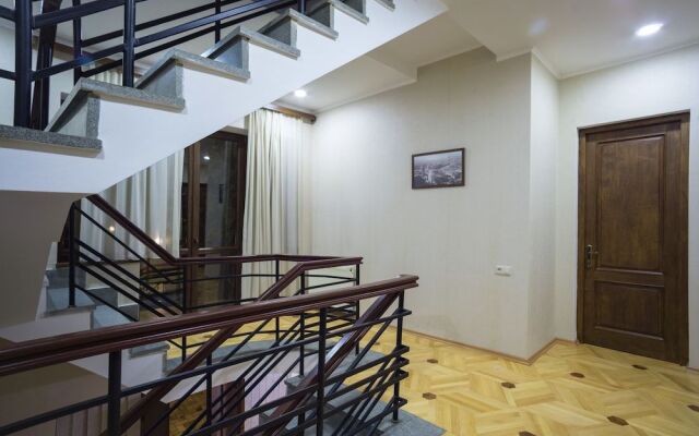 Hotel 9 rooms