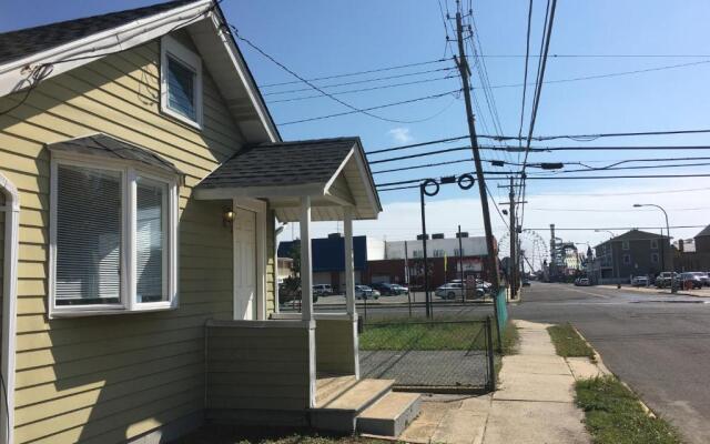 Newly Renovated 2 Bedroom House