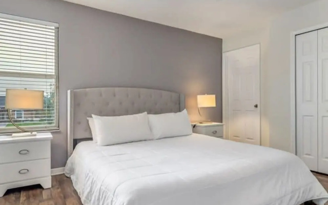 Remodeled Gem - Comfort and Location