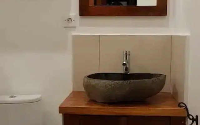 Green Coconut Cottage