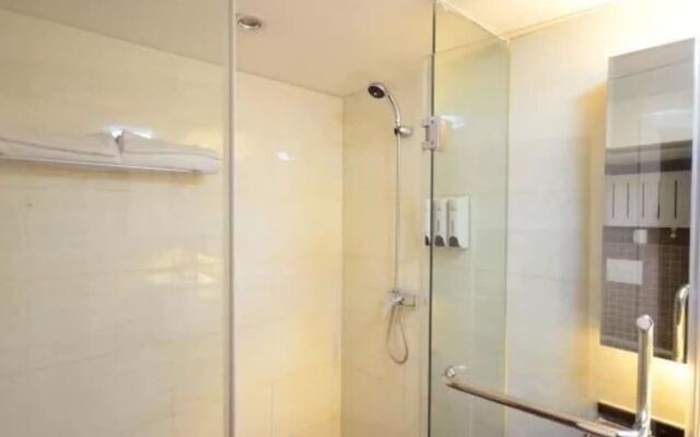 Wuhan Guanggutiandi Service Apartment