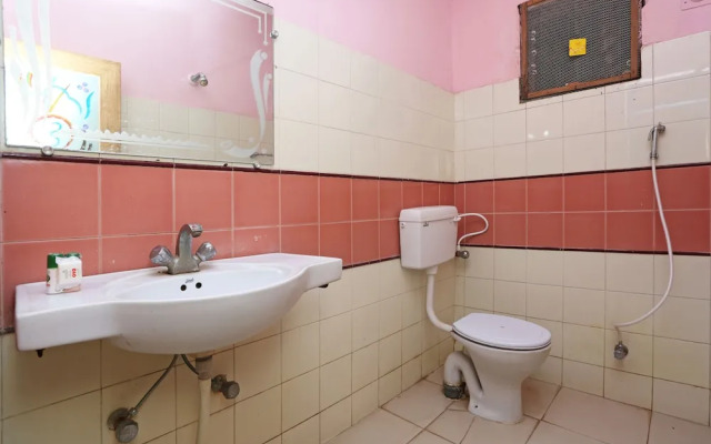 Capital O 6077 Hotel Ashraya