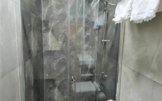 Valentine Suites Hotel