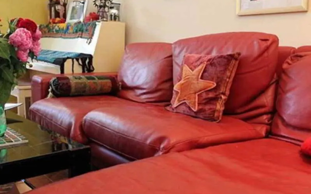 Xaviera Hollanders ''Happy House Bed & Breakfast''
