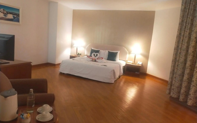 Thumrin Thana Hotel