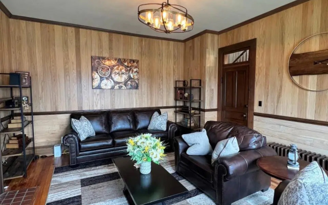 Monterey Inn