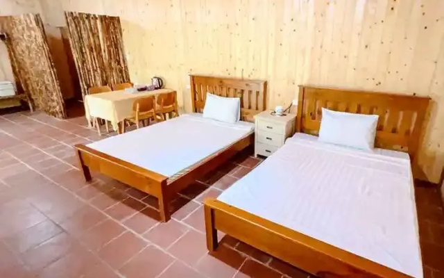 Me Bungalow Beach Resort
