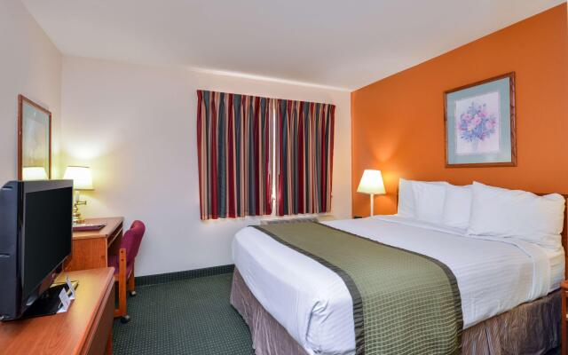 Travelodge Suites by Wyndham Newberg