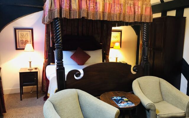 Brook Red Lion Hotel