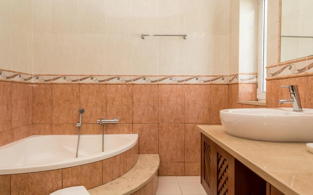 Villa Linda, Alto da Ria