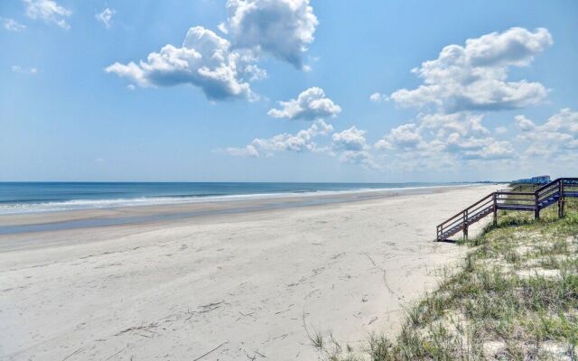 Dog Friendly Ground Level Duplex by RedAwning