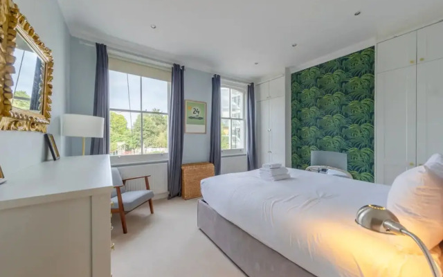 Stylish 2 Bedroom Home in Islington With Garden