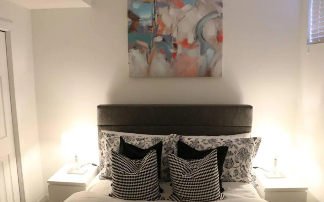 Beautiful 2 bedroom home away from home