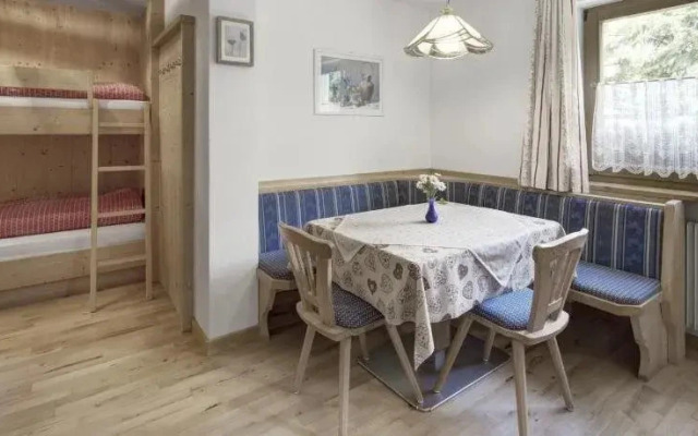 Ciasa Laoi Apartments