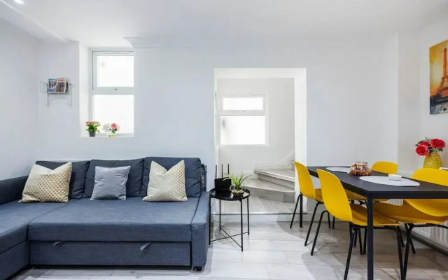 3 Bed 3 Bathroom Flat in Kensington A