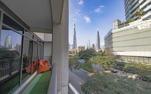 Durrani Homes - The Luxe Retreat 4BR Podium villa with private Jacuzzi and Burj Khalifa View