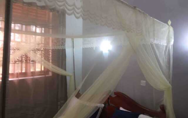 Bunyonyi Heights Inn