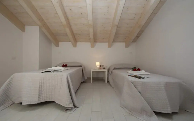 Silver Lake Apartment