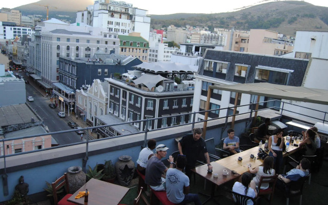 HomeBase Cape Town Backpackers - Hostel