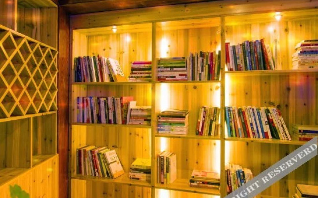 Qian Hall Poetic Flavour Dwelling