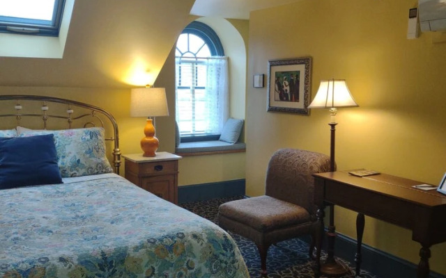 The Lafayette Inn