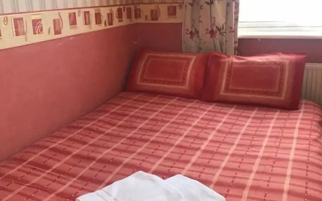 Shanahans B&B with Sports Bar