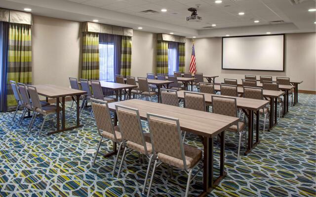 Hampton Inn & Suites Syracuse North Airport Area