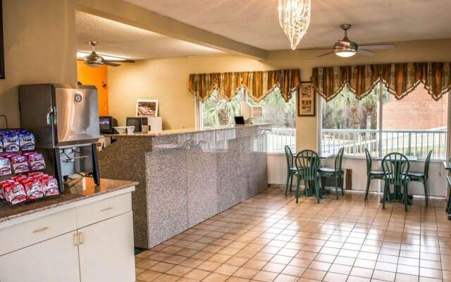 Econo Lodge Lake City-North