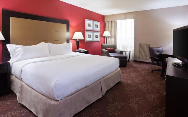 Holiday Inn Cincinnati-Riverfront by IHG
