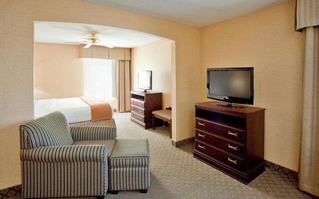 Days Inn & Suites South Boston