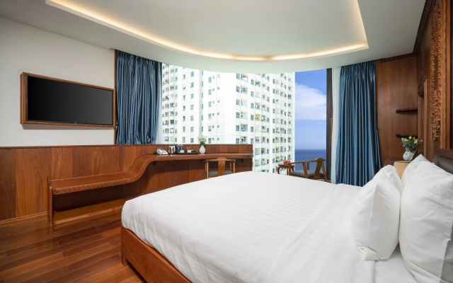Monalisa Luxury Hotel – Guest Rooms – Da Nang