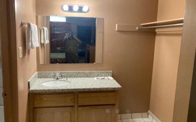 RegaLodge Motel