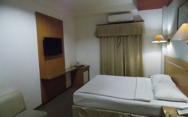 Hotel Puri Mega