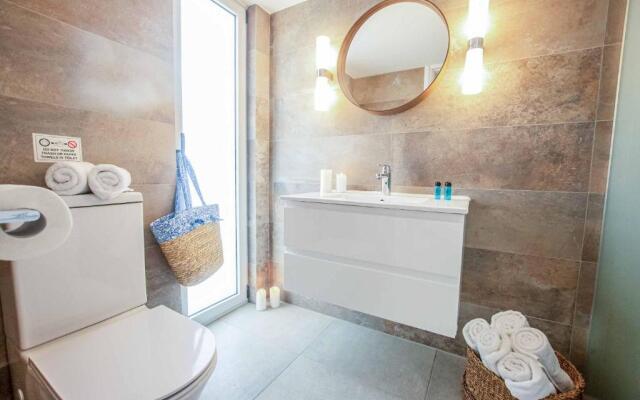 Protaras Art House Seviews