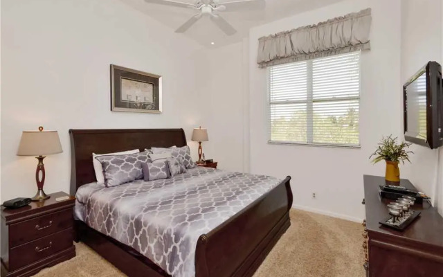 Vista Verde East 3-223