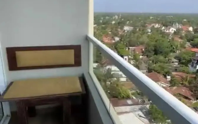 Studio - Sleeps 3 - Pool - Parking - Balcony