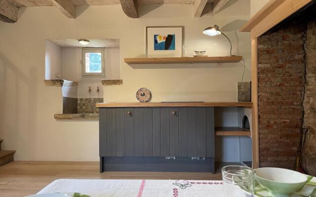 Historic Mansion by the River Lot in Cenevieres