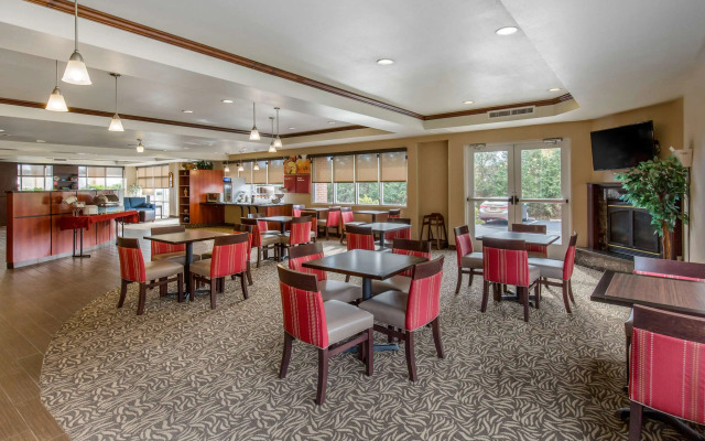 Comfort Suites Seaford