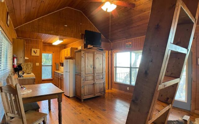 Walnut Canyon Cabins