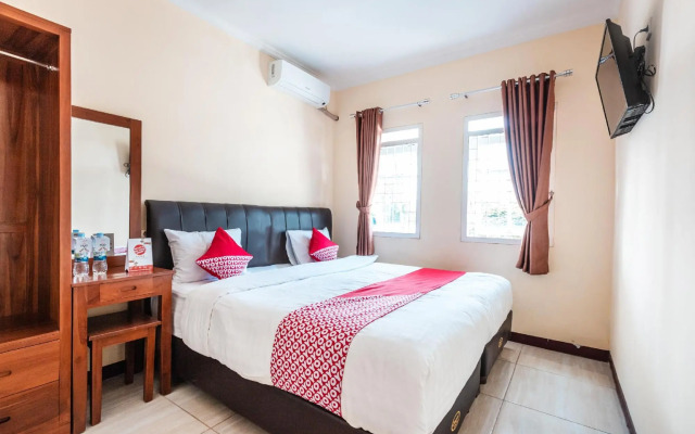 Aquina House By OYO Rooms