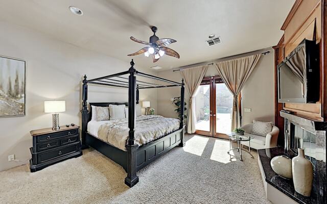 54444her 5 Bedroom Home