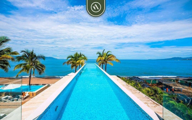 Oceanview Studio - King Bed - Pools - Beachclub