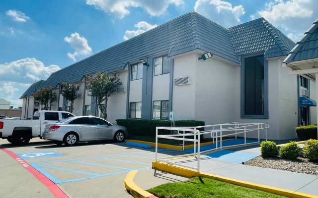 Motel 6 Duncanville, TX - Dallas