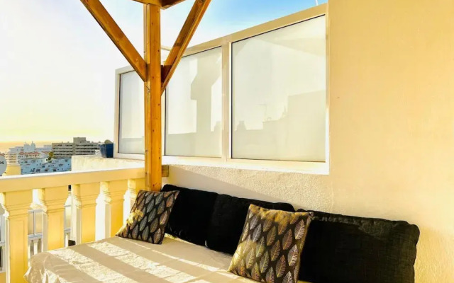 Spacious 2 BR Golden Apartment