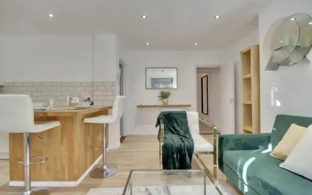 Modern Luxury Cozy Apartment