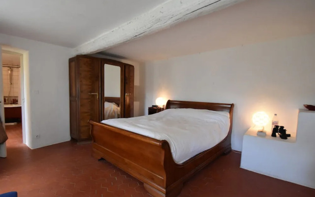 Farmhouse in Draguignan With Terrace